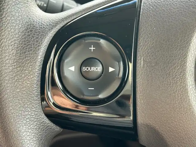 ホンダ Ｎ ＯＮＥ セレクト 大分県 2018(平30)年 5.3万km プレミアムアイボリーパールⅡ 純正ナビ（ＡＭ／ＦＭ／ＴＶ／ＢＴ／ＵＳＢ／ＣＤ／ＤＶＤ）/フルセグＴＶ/バックカメラ/ＥＴＣ/純正フロアマット/合皮コンビシート/１列目シートヒーター/ＵＳＢ入力端子/ＣＴＢＡ/ウィンカーミラー/横滑り防止装置/ワンオーナー/保証書/取扱説明書
