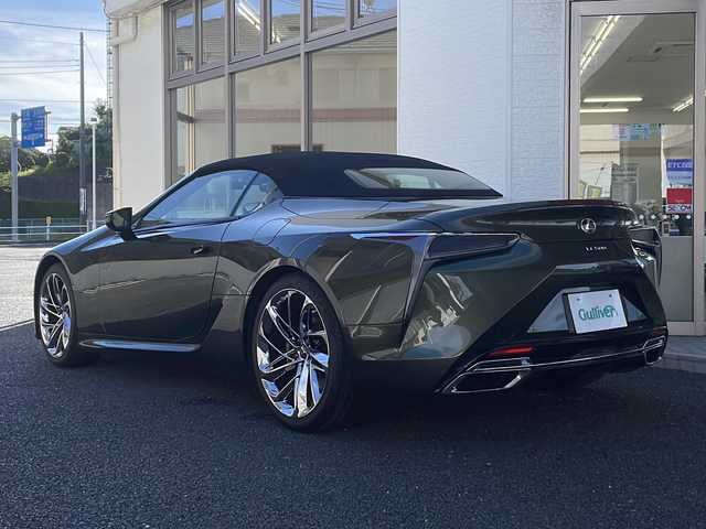 レクサス ＬＣ 500 コンバーチブル 神奈川県 2021(令3)年 0.6万km テレーンカーキマイカM マークレビンソンサウンドシステム/純正メモリナビ／フルセグTV/ Bluetooth/DVD/CD/USB/AUX/Miracast/バックカメラ/ビルトインETC2.0/前後ドライブレコーダー/レザーシート［オーカー］/パワーシート［運転席3メモリー付き］/エアシート/シートヒーター/ネックヒーター/ステアリングヒーター/カラーヘッドアップディスプレイ/純正フロアマット/スマートキー2本/カードキー1枚/モデリスタ21インチ鍛造アルミホイール/LEDヘッドライト/Lexus Safety System＋/プリクラッシュセーフティ/レーントレーシングアシスト［LTA］/オートマチックハイビーム［AHB］/レーダークルーズコントロール（全車速追従機能付）/ロードサインアシスト［RSA］/（付帯機能）先行車発進告知機能［TMN］/ドライバー異常時対応システム/クリアランスソナー＆バックソナー/リヤクロストラフィックアラート［RCTA］/保証書/取扱説明書