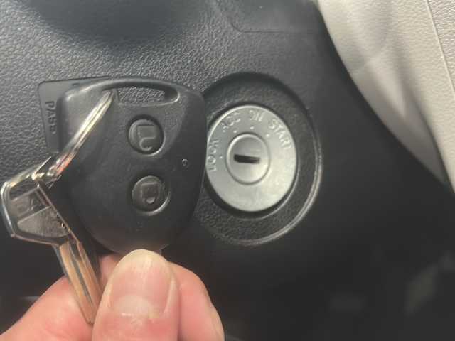 ダイハツ ミラ イース X リミテッド SAⅢ 長野県 2020(令2)年 2.7万km ファイアークォーツレッドM 4WD/社外メモリナビ（型番：CN-BR300B）/・SD/・CD/・BT/バックカメラ/クリアランスソナー/衝突被害軽減システム/コーナーセンサー（前後）/LEDヘッドライト/オートマチックハイビーム/アイドリングストップ/横滑り防止/ETC/純正フロアマット/サマータイヤ積み込み/保証書/取扱説明書