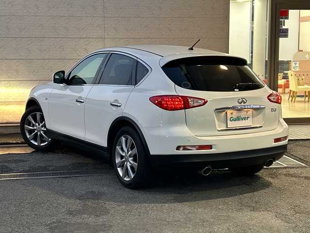 日産 スカイライン クロスオーバー 370GT FOUR Type P 岡山県 2011(平23)年 6.6万km クリスタルホワイトパール 純正HDDナビ　/（CD/BT/ワンセグ）/ＢＯＳＥサウンドシステム/アラウンドビューモニター　/前席パワーシート（運転席メモリー付）　/前席シートヒーター/ビルトインＥＴＣ/前後コーナーセンサー　/純正キセノンヘッドライト/フォグランプ/プッシュスタート　/ＵＳＢ接続　/スマートキー/ミュージックサーバー/ミュージックプレーヤー接続/純正フロアマット/純正アルミホイール