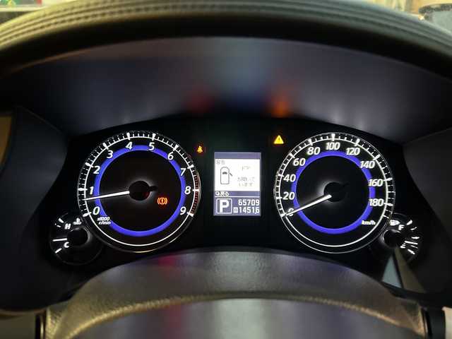 日産 スカイライン クロスオーバー 370GT FOUR Type P 岡山県 2011(平23)年 6.6万km クリスタルホワイトパール 純正HDDナビ　/（CD/BT/ワンセグ）/ＢＯＳＥサウンドシステム/アラウンドビューモニター　/前席パワーシート（運転席メモリー付）　/前席シートヒーター/ビルトインＥＴＣ/前後コーナーセンサー　/純正キセノンヘッドライト/フォグランプ/プッシュスタート　/ＵＳＢ接続　/スマートキー/ミュージックサーバー/ミュージックプレーヤー接続/純正フロアマット/純正アルミホイール