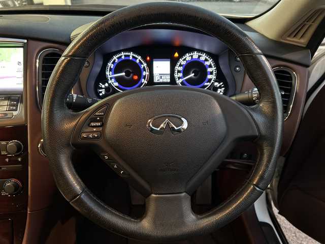 日産 スカイライン クロスオーバー 370GT FOUR Type P 岡山県 2011(平23)年 6.6万km クリスタルホワイトパール 純正HDDナビ　/（CD/BT/ワンセグ）/ＢＯＳＥサウンドシステム/アラウンドビューモニター　/前席パワーシート（運転席メモリー付）　/前席シートヒーター/ビルトインＥＴＣ/前後コーナーセンサー　/純正キセノンヘッドライト/フォグランプ/プッシュスタート　/ＵＳＢ接続　/スマートキー/ミュージックサーバー/ミュージックプレーヤー接続/純正フロアマット/純正アルミホイール