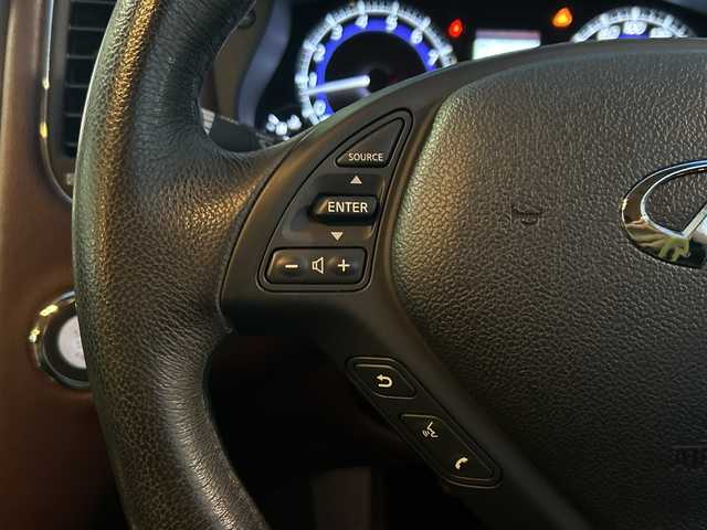 日産 スカイライン クロスオーバー 370GT FOUR Type P 岡山県 2011(平23)年 6.6万km クリスタルホワイトパール 純正HDDナビ　/（CD/BT/ワンセグ）/ＢＯＳＥサウンドシステム/アラウンドビューモニター　/前席パワーシート（運転席メモリー付）　/前席シートヒーター/ビルトインＥＴＣ/前後コーナーセンサー　/純正キセノンヘッドライト/フォグランプ/プッシュスタート　/ＵＳＢ接続　/スマートキー/ミュージックサーバー/ミュージックプレーヤー接続/純正フロアマット/純正アルミホイール