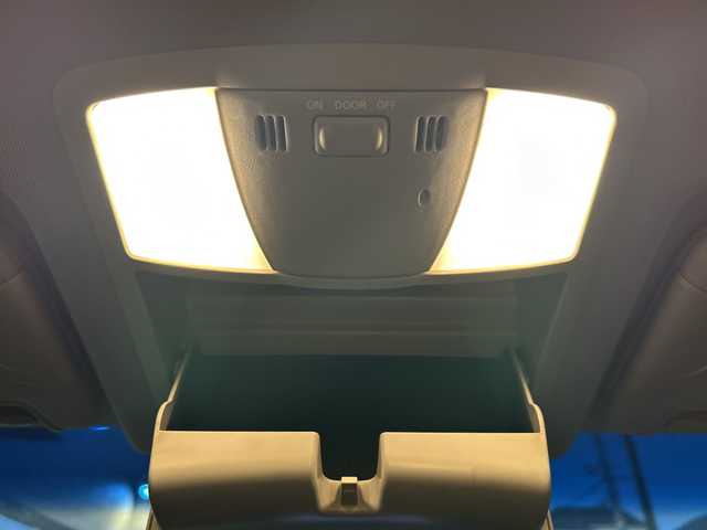 日産 スカイライン クロスオーバー 370GT FOUR Type P 岡山県 2011(平23)年 6.6万km クリスタルホワイトパール 純正HDDナビ　/（CD/BT/ワンセグ）/ＢＯＳＥサウンドシステム/アラウンドビューモニター　/前席パワーシート（運転席メモリー付）　/前席シートヒーター/ビルトインＥＴＣ/前後コーナーセンサー　/純正キセノンヘッドライト/フォグランプ/プッシュスタート　/ＵＳＢ接続　/スマートキー/ミュージックサーバー/ミュージックプレーヤー接続/純正フロアマット/純正アルミホイール