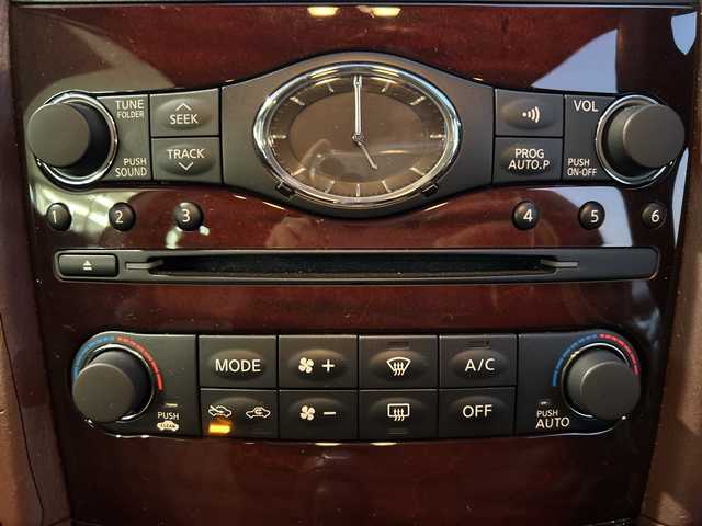 日産 スカイライン クロスオーバー 370GT FOUR Type P 岡山県 2011(平23)年 6.6万km クリスタルホワイトパール 純正HDDナビ　/（CD/BT/ワンセグ）/ＢＯＳＥサウンドシステム/アラウンドビューモニター　/前席パワーシート（運転席メモリー付）　/前席シートヒーター/ビルトインＥＴＣ/前後コーナーセンサー　/純正キセノンヘッドライト/フォグランプ/プッシュスタート　/ＵＳＢ接続　/スマートキー/ミュージックサーバー/ミュージックプレーヤー接続/純正フロアマット/純正アルミホイール