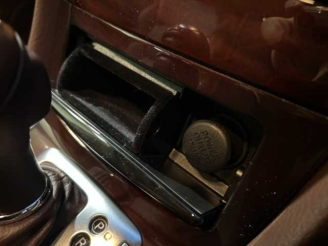 日産 スカイライン クロスオーバー 370GT FOUR Type P 岡山県 2011(平23)年 6.6万km クリスタルホワイトパール 純正HDDナビ　/（CD/BT/ワンセグ）/ＢＯＳＥサウンドシステム/アラウンドビューモニター　/前席パワーシート（運転席メモリー付）　/前席シートヒーター/ビルトインＥＴＣ/前後コーナーセンサー　/純正キセノンヘッドライト/フォグランプ/プッシュスタート　/ＵＳＢ接続　/スマートキー/ミュージックサーバー/ミュージックプレーヤー接続/純正フロアマット/純正アルミホイール