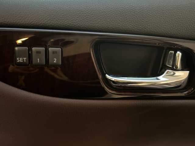 日産 スカイライン クロスオーバー 370GT FOUR Type P 岡山県 2011(平23)年 6.6万km クリスタルホワイトパール 純正HDDナビ　/（CD/BT/ワンセグ）/ＢＯＳＥサウンドシステム/アラウンドビューモニター　/前席パワーシート（運転席メモリー付）　/前席シートヒーター/ビルトインＥＴＣ/前後コーナーセンサー　/純正キセノンヘッドライト/フォグランプ/プッシュスタート　/ＵＳＢ接続　/スマートキー/ミュージックサーバー/ミュージックプレーヤー接続/純正フロアマット/純正アルミホイール