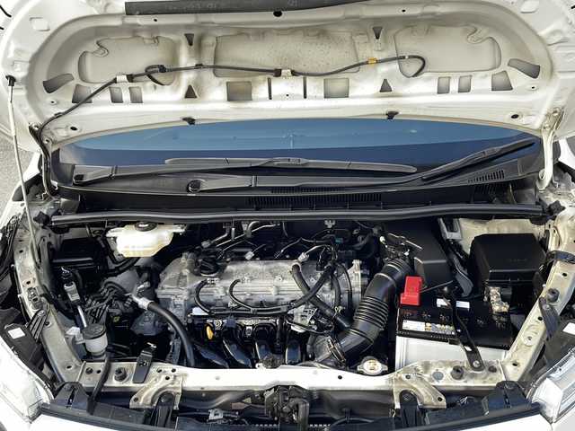 トヨタ ヴォクシー ZS 煌Ⅱ 沖縄県 2020(令2)年 3.9万km ホワイトパールクリスタルシャイン アルパイン11インチナビ・TV・Bluetooth・CD・DVD/12.8インチフリップダウンモニター/両側パワースライドドア/バックカメラ/ETC/HDMI/ドライブレコーダー/クリアランスソナー/LEDヘッドライト/純正アルミ/オートライト/オートマチックハイビーム/レーンキープアシスト/クルーズコントロール/衝突軽減システム/ステアリングスイッチ/革巻きステアリング/ウィンカードアミラー/リアロールサンシェード
