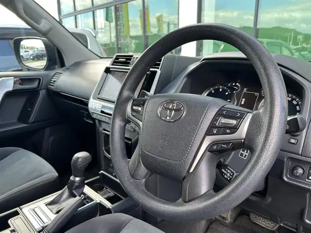 トヨタ ランドクルーザー プラド TX 香川県 2019(平31)年 16.4万km アティチュードブラックマイカ トヨタセーフティセンス/・プリクラッシュセーフティ/・レーンディパーチャーアラート/・ロードサインアシスト/・先行車発進告知機能/・レーダークルーズコントロール/・オートマチックハイビーム/サンルーフ/純正９型SDナビ/・Bluetooth/・HDMI接続/・フルセグTV/・CD/DVD/・USB入力端子/バックカメラ/ディーゼル/ルーフレール/４WD/ダウンヒルアシスト/LEDオートライト/純正17インチアルミ/ドライブレコーダー/ビルトインETC/プッシュスタート/スマートキー/純正フロアマット