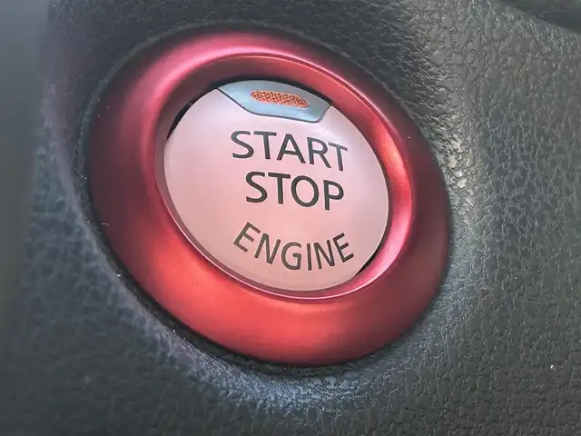 日産 ノート ニスモS 奈良県 2019(令1)年 4.3万km ガーネットレッド 1オーナー/オーディオ付/BT/AUX/USB//5速MT/レーダー探知機/横滑り防止装置/ETC/ドラレコ/Pステアリング/Pウィンドウ/スマートボタン/純正フロアマット/純正アルミ/オートLEDライト/保証書・取説・スペアキー