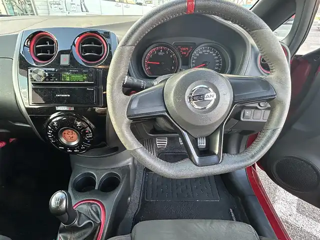 日産 ノート ニスモS 奈良県 2019(令1)年 4.3万km ガーネットレッド 1オーナー/オーディオ付/BT/AUX/USB//5速MT/レーダー探知機/横滑り防止装置/ETC/ドラレコ/Pステアリング/Pウィンドウ/スマートボタン/純正フロアマット/純正アルミ/オートLEDライト/保証書・取説・スペアキー