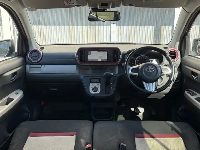 トヨタ パッソ モーダ　Gパッケージ 三重県 2018(平30)年 12.3万km ブラックマイカメタリック/ディープブルークリスタルマイカ ワンオーナー　/スマートアシストII/　・衝突警報機能(対車両・対歩行者)/　・衝突回避支援ブレーキ機能(対車両)/　・誤発進抑制制御機能/　・後方誤発進抑制制御機能/　・車線逸脱警報機能/　・先行者発進お知らせ機能/純正ナビ/　・Bluetooth/　・DTV/　・DVD/CD再生/　・録音/黒ルーフ/スマートキー/プッシュスタート/LEDヘッドライト/LEDフォグライト/オートライト/オートリトラクタブルミラー/ウィンカーミラー/ビルトインETC/革巻きステアリング/ステアリングスイッチ/アイドリングストップ/プライバシーガラス/フロアマット/横滑り防止機能/サイド/カーテンエアバック