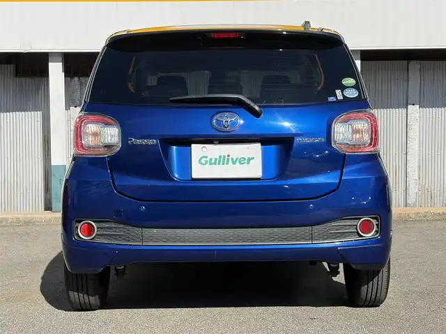 トヨタ パッソ モーダ　Gパッケージ 三重県 2018(平30)年 12.3万km ブラックマイカメタリック/ディープブルークリスタルマイカ ワンオーナー　/スマートアシストII/　・衝突警報機能(対車両・対歩行者)/　・衝突回避支援ブレーキ機能(対車両)/　・誤発進抑制制御機能/　・後方誤発進抑制制御機能/　・車線逸脱警報機能/　・先行者発進お知らせ機能/純正ナビ/　・Bluetooth/　・DTV/　・DVD/CD再生/　・録音/黒ルーフ/スマートキー/プッシュスタート/LEDヘッドライト/LEDフォグライト/オートライト/オートリトラクタブルミラー/ウィンカーミラー/ビルトインETC/革巻きステアリング/ステアリングスイッチ/アイドリングストップ/プライバシーガラス/フロアマット/横滑り防止機能/サイド/カーテンエアバック