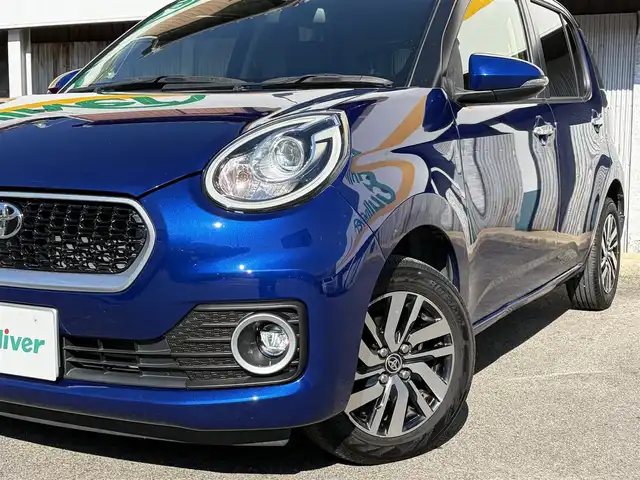 トヨタ パッソ モーダ　Gパッケージ 三重県 2018(平30)年 12.3万km ブラックマイカメタリック/ディープブルークリスタルマイカ ワンオーナー　/スマートアシストII/　・衝突警報機能(対車両・対歩行者)/　・衝突回避支援ブレーキ機能(対車両)/　・誤発進抑制制御機能/　・後方誤発進抑制制御機能/　・車線逸脱警報機能/　・先行者発進お知らせ機能/純正ナビ/　・Bluetooth/　・DTV/　・DVD/CD再生/　・録音/黒ルーフ/スマートキー/プッシュスタート/LEDヘッドライト/LEDフォグライト/オートライト/オートリトラクタブルミラー/ウィンカーミラー/ビルトインETC/革巻きステアリング/ステアリングスイッチ/アイドリングストップ/プライバシーガラス/フロアマット/横滑り防止機能/サイド/カーテンエアバック