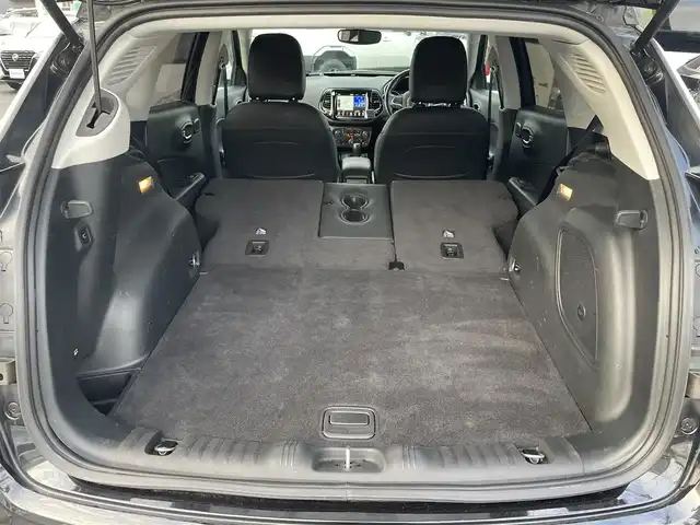 クライスラー・ジープ ジープ コンパス リミテッド 愛知県 2021(令3)年 3.7万km 黒 /禁煙//メーカーナビ//BT/USB/AUX/フルセグ//バックカメラ//黒革シート//前席パワーシート//前席シートヒーター//ALPINEサウンドシステム//BRUT16インチAW//ホワイトレタータイヤ//パワーバックドア//前後ドライブレコーダー//ETC2.0//ACC/BSM//自動緊急ブレーキ//レーンセンス//側面距離警告//電子制御パーキングブレーキ//MTモード付AT//LEDオートライト//フロントフォグ/リアフォグ//照明付きバニティミラー//自動防眩ルームミラー//純正フロアマット//純正ドアバイザー//スペアスマートキー//スペアタイヤ//新車時保証書//取扱説明書