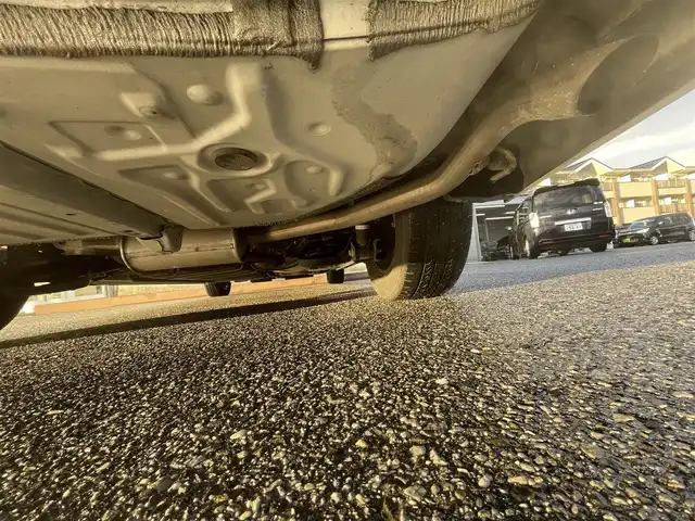 トヨタ ヴォクシー ZS 煌Ⅲ 滋賀県 2021(令3)年 4.1万km ホワイトパールクリスタルシャイン 両側パワースライドドア/社外9インチナビ/(AM/FM/CD/DVD/Bluetooth/USB/HDMI/SD)/前後ドライブレコーダー/バックカメラ/ETC/プリクラッシュブレーキアシスト/レーンキープアシスト/アイドリングストップ/クルーズコントロール/横滑り防止装置/コーナーセンサー/革巻きステアリング/ステアリングスイッチ/LEDヘッドライト/フロントフォグ/オートマチックハイビーム/後席エアコン/後席サンシェード/純正ドアバイザー/ISOFIX対応/プッシュスタート/スマートキー/ECOモード