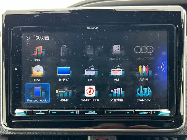 トヨタ ヴォクシー ZS 煌Ⅲ 滋賀県 2021(令3)年 4.1万km ホワイトパールクリスタルシャイン 両側パワースライドドア/社外9インチナビ/(AM/FM/CD/DVD/Bluetooth/USB/HDMI/SD)/前後ドライブレコーダー/バックカメラ/ETC/プリクラッシュブレーキアシスト/レーンキープアシスト/アイドリングストップ/クルーズコントロール/横滑り防止装置/コーナーセンサー/革巻きステアリング/ステアリングスイッチ/LEDヘッドライト/フロントフォグ/オートマチックハイビーム/後席エアコン/後席サンシェード/純正ドアバイザー/ISOFIX対応/プッシュスタート/スマートキー/ECOモード