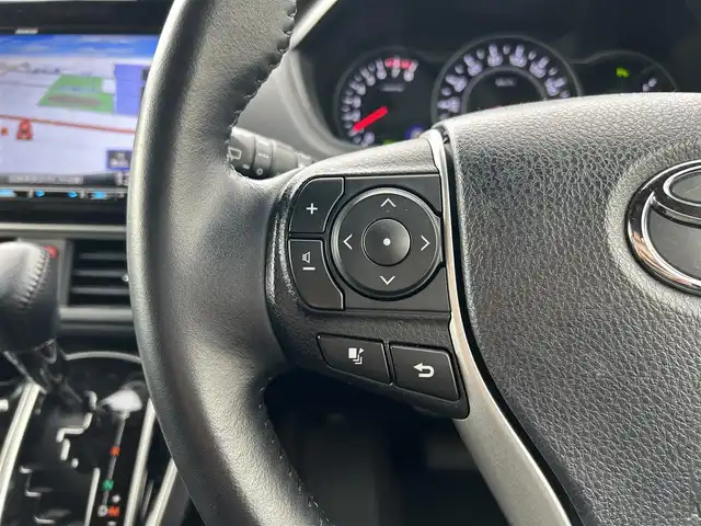 トヨタ ヴォクシー ZS 煌Ⅲ 滋賀県 2021(令3)年 4.1万km ホワイトパールクリスタルシャイン 両側パワースライドドア/社外9インチナビ/(AM/FM/CD/DVD/Bluetooth/USB/HDMI/SD)/前後ドライブレコーダー/バックカメラ/ETC/プリクラッシュブレーキアシスト/レーンキープアシスト/アイドリングストップ/クルーズコントロール/横滑り防止装置/コーナーセンサー/革巻きステアリング/ステアリングスイッチ/LEDヘッドライト/フロントフォグ/オートマチックハイビーム/後席エアコン/後席サンシェード/純正ドアバイザー/ISOFIX対応/プッシュスタート/スマートキー/ECOモード