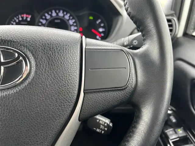 トヨタ ヴォクシー ZS 煌Ⅲ 滋賀県 2021(令3)年 4.1万km ホワイトパールクリスタルシャイン 両側パワースライドドア/社外9インチナビ/(AM/FM/CD/DVD/Bluetooth/USB/HDMI/SD)/前後ドライブレコーダー/バックカメラ/ETC/プリクラッシュブレーキアシスト/レーンキープアシスト/アイドリングストップ/クルーズコントロール/横滑り防止装置/コーナーセンサー/革巻きステアリング/ステアリングスイッチ/LEDヘッドライト/フロントフォグ/オートマチックハイビーム/後席エアコン/後席サンシェード/純正ドアバイザー/ISOFIX対応/プッシュスタート/スマートキー/ECOモード