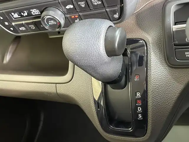 ホンダ Ｎ ＢＯＸ L 岩手県 2022(令4)年 1.2万km プレミアムアイボリーパールⅡ ４WD/両側パワースライドドア/コーディネートスタイル/ホンダセンシング/衝突軽減ブレーキ/誤発進抑制機能/路外逸脱抑制機能/渋滞追従機能付きアダプティブクルーズコントロール/車線維持支援機能/オートハイビーム/先行車発信お知らせ機能/標識認識機能/オートブレーキホールド機能/横滑り防止装置/アイドリングストップ/パーキングセンサー/アレルクリーンプラスシート/前席シートヒーター/ロールサンシェード/シートバックテーブル/純正8インチナビ/フルセグTV/バックカメラ/ドライブレコーダー/フルLEDヘッドライト/14インチスチールホイール　純正センターキャップ付き