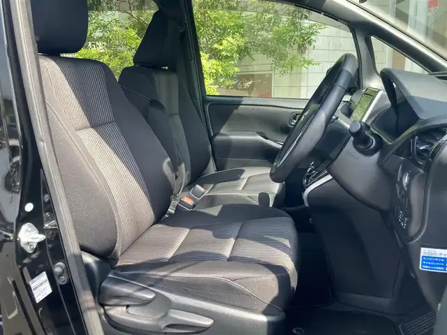 トヨタ ヴォクシー ZS 煌 岡山県 2018(平30)年 5.6万km ブラック 純正9インチナビ（NSZT-Y66T）/AMFM/CD/BT/USB/HDMI/フルセグ/バックカメラ/ETC/両側パワースライドドア/前方ドライブレコーダー/MT付きAT/クルーズコントロール/プリクラッシュセーフティシステム/LDA/LEDヘッドライト/オートハイビーム/純正AW/純正フロアマット/保証書/取扱説明書/スペアキー