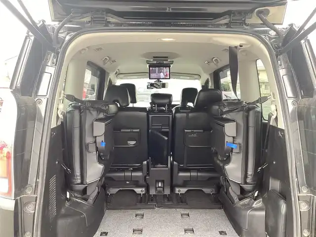 日産 セレナ ハイウェイスターVセレクションⅡ 岡山県 2017(平29)年 8.6万km ダイヤモンドブラック 社外９インチメモFリーナビ/フルセグ/バックカメラ/全方位カメラ/後席フリップダウンモニター/ビルトインETC/プロパイロット/R両側パワースライド/前後ドラレコ/革調シートカバー