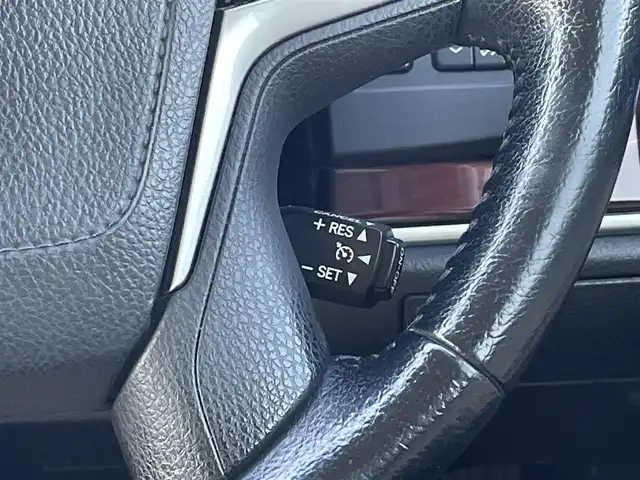 トヨタ クラウン ハイブリッド ロイヤルサルーン 長崎県 2013(平25)年 14.8万km ホワイトパールクリスタルシャイン (株)IDOMが運営する【じしゃロン長崎店】の自社ローン対象車両になります。こちらは現金ご利用時の価格です。自社ローンご希望の方は別途その旨お申付け下さい。/・プッシュスタート/・純正ナビ/・フルセグ/・Bluetooth/・バックカメラ/・前席パワーシート/・クルーズコントロール/・純正アルミホイル/・純正フロアマット/・ETC/・ドアバイザー