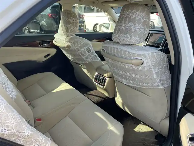 トヨタ クラウン ハイブリッド ロイヤルサルーン 長崎県 2013(平25)年 14.8万km ホワイトパールクリスタルシャイン (株)IDOMが運営する【じしゃロン長崎店】の自社ローン対象車両になります。こちらは現金ご利用時の価格です。自社ローンご希望の方は別途その旨お申付け下さい。/・プッシュスタート/・純正ナビ/・フルセグ/・Bluetooth/・バックカメラ/・前席パワーシート/・クルーズコントロール/・純正アルミホイル/・純正フロアマット/・ETC/・ドアバイザー