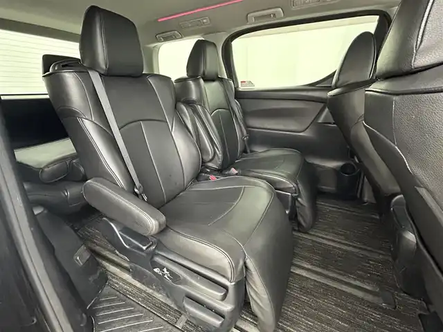 トヨタ ヴェルファイア Z Aエディション 熊本県 2017(平29)年 9.3万km バーニングブラッククリスタルシャインガラスフレーク 禁煙車/アルパインナビ（フルセグ・ＢＴ・ＳＤ・ＣＤ・ＤＶＤ）/アルパイン後席モニター/バックカメラ/ビルトインＥＴＣ　/クルーズコントロール/両側パワースライドドア　/前後クリアランスソナー/横滑り防止/2列目オットマン/純正フロアマット/純正１８インチAW/オートライト/LEDヘッドライト/フォグライト/スマートキー/プッシュスタート/スペアキー1本/保証書/取扱説明書