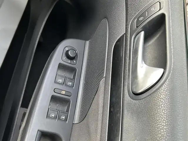 フォルクスワーゲン ゴルフ GT TSI 和歌山県 2008(平20)年 6.7万km シルバー clarion7インチナビ/＜フルセグTV/FM/AM/SD/CD＞/ETC/ターボ/スーパーチャージャー/クルーズコントロール(追従なし)/横滑り防止装置/純正フロアマット/純正17インチアルミホイール/取扱説明書/保証書