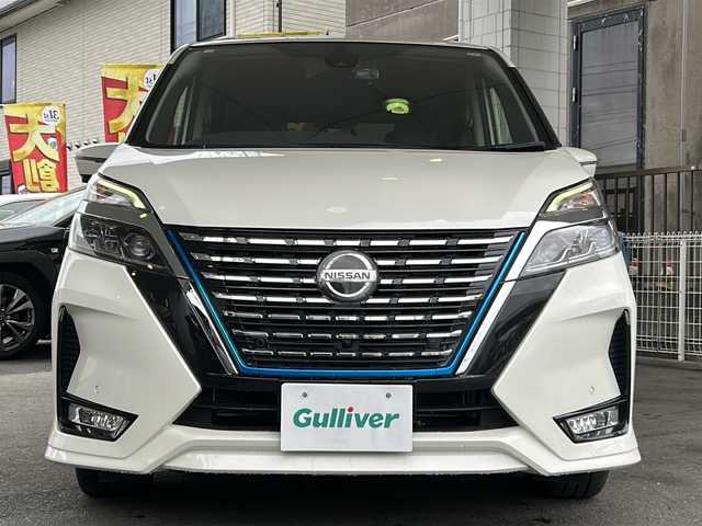 日産 セレナ e－パワー ハイウェイスター V 京都府 2020(令2)年 3.4万km ブリリアントホワイトパール 純正ナビ/Bluetooth/フルセグTV/プロパイロット/両側パワースライドドア/フリップダウンモニター/アラウンドビューモニター/バックカメラ/禁煙車/コーナーセンサー/BSM/BSW/BSI/LDW/LDP/エマージェンシーブレーキ/デジタルインナーミラー/電動パーキングブレーキ/3列シート/LEDヘッドライト/フォグランプ/オートライト/レーダークルーズコントロール/前後ドライブレコーダー/純正16インチAW/ウインカーミラー/ワンオーナー/ビルトインETC/プッシュスタート/ステアリングスイッチ/純正フロアマット/純正ドアバイザー/スマートキースペア/保証書/取扱説明書