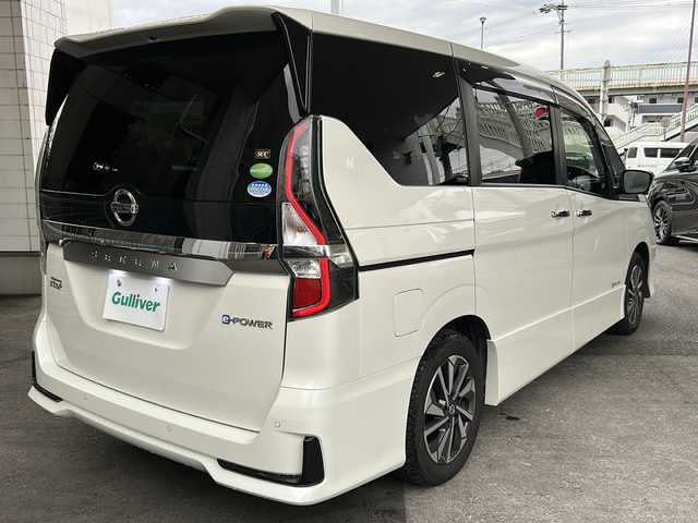 日産 セレナ e－パワー ハイウェイスター V 京都府 2020(令2)年 3.4万km ブリリアントホワイトパール 純正ナビ/Bluetooth/フルセグTV/プロパイロット/両側パワースライドドア/フリップダウンモニター/アラウンドビューモニター/バックカメラ/禁煙車/コーナーセンサー/BSM/BSW/BSI/LDW/LDP/エマージェンシーブレーキ/デジタルインナーミラー/電動パーキングブレーキ/3列シート/LEDヘッドライト/フォグランプ/オートライト/レーダークルーズコントロール/前後ドライブレコーダー/純正16インチAW/ウインカーミラー/ワンオーナー/ビルトインETC/プッシュスタート/ステアリングスイッチ/純正フロアマット/純正ドアバイザー/スマートキースペア/保証書/取扱説明書