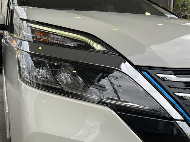 日産 セレナ e－パワー ハイウェイスター V 京都府 2020(令2)年 3.4万km ブリリアントホワイトパール 純正ナビ/Bluetooth/フルセグTV/プロパイロット/両側パワースライドドア/フリップダウンモニター/アラウンドビューモニター/バックカメラ/禁煙車/コーナーセンサー/BSM/BSW/BSI/LDW/LDP/エマージェンシーブレーキ/デジタルインナーミラー/電動パーキングブレーキ/3列シート/LEDヘッドライト/フォグランプ/オートライト/レーダークルーズコントロール/前後ドライブレコーダー/純正16インチAW/ウインカーミラー/ワンオーナー/ビルトインETC/プッシュスタート/ステアリングスイッチ/純正フロアマット/純正ドアバイザー/スマートキースペア/保証書/取扱説明書