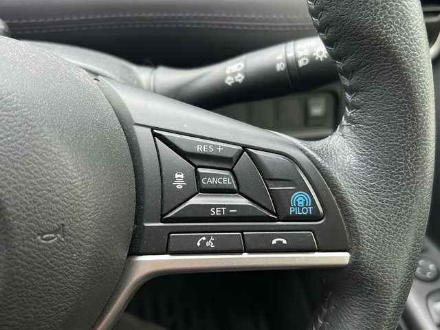 日産 セレナ e－パワー ハイウェイスター V 京都府 2020(令2)年 3.4万km ブリリアントホワイトパール 純正ナビ/Bluetooth/フルセグTV/プロパイロット/両側パワースライドドア/フリップダウンモニター/アラウンドビューモニター/バックカメラ/禁煙車/コーナーセンサー/BSM/BSW/BSI/LDW/LDP/エマージェンシーブレーキ/デジタルインナーミラー/電動パーキングブレーキ/3列シート/LEDヘッドライト/フォグランプ/オートライト/レーダークルーズコントロール/前後ドライブレコーダー/純正16インチAW/ウインカーミラー/ワンオーナー/ビルトインETC/プッシュスタート/ステアリングスイッチ/純正フロアマット/純正ドアバイザー/スマートキースペア/保証書/取扱説明書