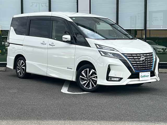 日産 セレナ e－パワー ハイウェイスター V 岐阜県 2020(令2)年 3.4万km ブリリアントホワイトパール 登録時走行距離33524km/純正ナビ/Bluetooth/フルセグTV/プロパイロット/両側パワースライドドア/フリップダウンモニター/アラウンドビューモニター/バックカメラ/禁煙車/コーナーセンサー/BSM/BSW/BSI/LDW/LDP/エマージェンシーブレーキ/デジタルインナーミラー/電動パーキングブレーキ/3列シート/LEDヘッドライト/フォグランプ/オートライト/レーダークルーズコントロール/前後ドライブレコーダー/純正16インチAW/ウインカーミラー/ワンオーナー/ビルトインETC/プッシュスタート/ステアリングスイッチ/純正フロアマット/純正ドアバイザー/スマートキースペア/保証書/取扱説明書