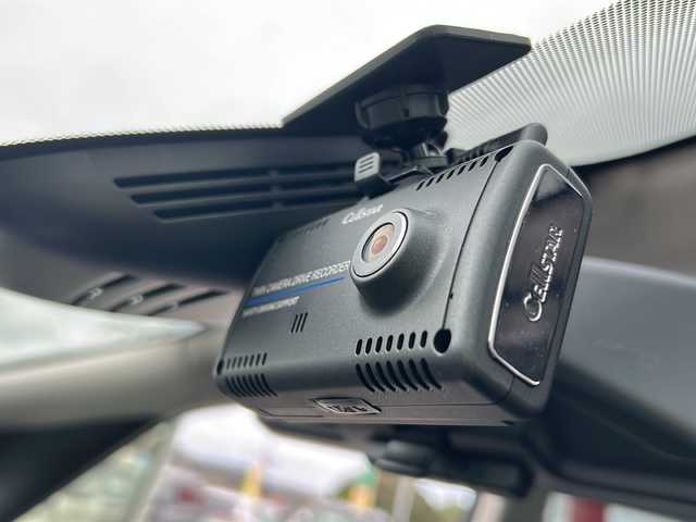 日産 セレナ e－パワー ハイウェイスター V 岐阜県 2020(令2)年 3.4万km ブリリアントホワイトパール 登録時走行距離33524km/純正ナビ/Bluetooth/フルセグTV/プロパイロット/両側パワースライドドア/フリップダウンモニター/アラウンドビューモニター/バックカメラ/禁煙車/コーナーセンサー/BSM/BSW/BSI/LDW/LDP/エマージェンシーブレーキ/デジタルインナーミラー/電動パーキングブレーキ/3列シート/LEDヘッドライト/フォグランプ/オートライト/レーダークルーズコントロール/前後ドライブレコーダー/純正16インチAW/ウインカーミラー/ワンオーナー/ビルトインETC/プッシュスタート/ステアリングスイッチ/純正フロアマット/純正ドアバイザー/スマートキースペア/保証書/取扱説明書