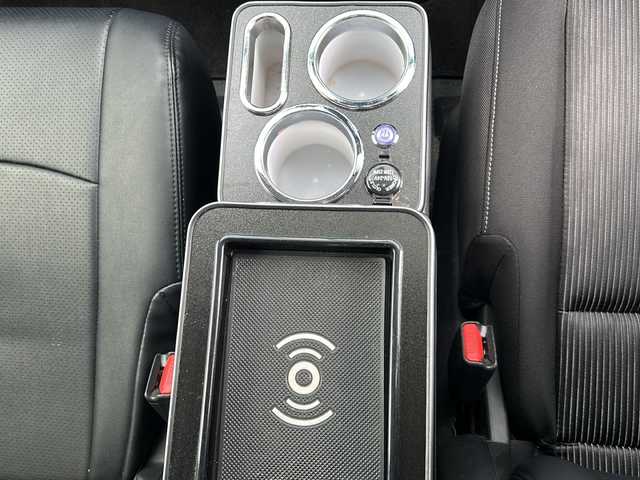 日産 セレナ e－パワー ハイウェイスター V 岐阜県 2020(令2)年 3.4万km ブリリアントホワイトパール 登録時走行距離33524km/純正ナビ/Bluetooth/フルセグTV/プロパイロット/両側パワースライドドア/フリップダウンモニター/アラウンドビューモニター/バックカメラ/禁煙車/コーナーセンサー/BSM/BSW/BSI/LDW/LDP/エマージェンシーブレーキ/デジタルインナーミラー/電動パーキングブレーキ/3列シート/LEDヘッドライト/フォグランプ/オートライト/レーダークルーズコントロール/前後ドライブレコーダー/純正16インチAW/ウインカーミラー/ワンオーナー/ビルトインETC/プッシュスタート/ステアリングスイッチ/純正フロアマット/純正ドアバイザー/スマートキースペア/保証書/取扱説明書