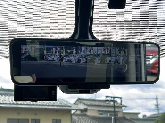 日産 セレナ e－パワー ハイウェイスター V 岐阜県 2020(令2)年 3.4万km ブリリアントホワイトパール 登録時走行距離33524km/純正ナビ/Bluetooth/フルセグTV/プロパイロット/両側パワースライドドア/フリップダウンモニター/アラウンドビューモニター/バックカメラ/禁煙車/コーナーセンサー/BSM/BSW/BSI/LDW/LDP/エマージェンシーブレーキ/デジタルインナーミラー/電動パーキングブレーキ/3列シート/LEDヘッドライト/フォグランプ/オートライト/レーダークルーズコントロール/前後ドライブレコーダー/純正16インチAW/ウインカーミラー/ワンオーナー/ビルトインETC/プッシュスタート/ステアリングスイッチ/純正フロアマット/純正ドアバイザー/スマートキースペア/保証書/取扱説明書