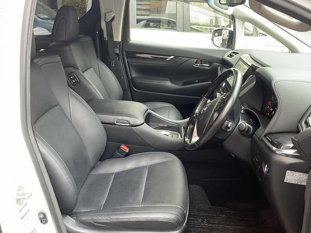 トヨタ アルファード S Cパッケージ 宮崎県 2019(令1)年 3.2万km ホワイトパールクリスタルシャイン SDナビ Bluetooth バックカメラ フルセグTV 両側パワースライドドア 後席用モニター ハンドルヒーター ETC 前席シートヒーター 全席パワーシート 前後コーナーセンサー CDチェンジャー ムーンレール 後ろ窓全てカーテン付き 純正アルミホイール 純正フロアマット LEDライト オートライト オートハイビーム 衝突軽減システム パワーウィンドウ パワーステアリング