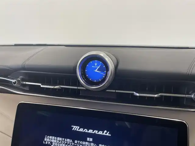 マセラティ マセラティ グレカーレ モデナ 岡山県 2023(令5)年 1.9万km 黒 マセラティ純正ナビ/DTV　フルセグ/アップルカープレイ/アンドロイドオート/パノラマサンルーフ/本革巻きステアリング/シートヒーター/シートエアコン/パドルシフト/白革シート/TRC/SONNUS FABER/ACC/エアサス/ドラレコ/ドライバーアシスタンスパッケージ/ハンドリングコンフォートパッケージ