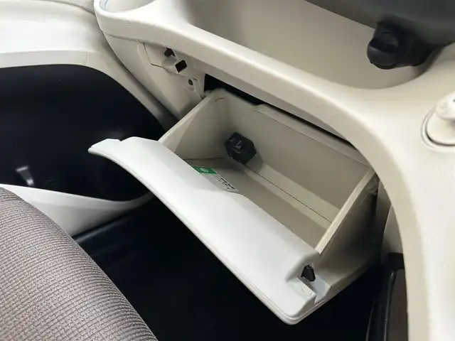 トヨタ シエンタ G 新潟県 2015(平27)年 13万km ヴィンテージブラウンパールクリスタルシャイン 純正ナビ【BT/フルセグTV/FM・AM】/バックカメラ/衝突軽減/両側パワースライド/オートライト/純正フロアマット/社外アルミホイール/革巻きステアリング/ステイリングスイッチ/ETC/スマートキー/プッシュスタート