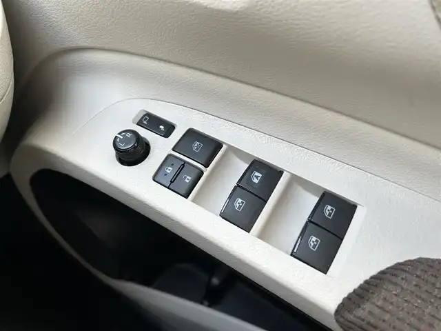 トヨタ シエンタ G 新潟県 2015(平27)年 13万km ヴィンテージブラウンパールクリスタルシャイン 純正ナビ【BT/フルセグTV/FM・AM】/バックカメラ/衝突軽減/両側パワースライド/オートライト/純正フロアマット/社外アルミホイール/革巻きステアリング/ステイリングスイッチ/ETC/スマートキー/プッシュスタート