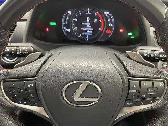 レクサス ＵＸ 250h Fスポーツ 兵庫県 2018(平30)年 5.8万km グラファイトブラックガラスフレーク 純正メモリナビ/フルセグ CD DVD BT MSV/パノラミックビューモニター/クリアランスソナー/レーダークルーズコントロール/プリクラッシュセーフティー/LDA/BSM/ASC/サンルーフ/パワーバックドア/ドライブレコーダー/ビルトインETC2.0/三眼LEDヘッドライト/オートライト/オートハイビーム/レザーシート/シートヒーター/パワーシート/ステアリングヒーター/純正フロアマット/純正18インチアルミホイール/取扱い説明書/新車時保証書