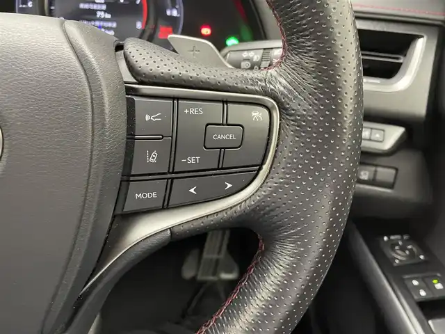 レクサス ＵＸ 250h Fスポーツ 兵庫県 2018(平30)年 5.8万km グラファイトブラックガラスフレーク 純正メモリナビ/フルセグ CD DVD BT MSV/パノラミックビューモニター/クリアランスソナー/レーダークルーズコントロール/プリクラッシュセーフティー/LDA/BSM/ASC/サンルーフ/パワーバックドア/ドライブレコーダー/ビルトインETC2.0/三眼LEDヘッドライト/オートライト/オートハイビーム/レザーシート/シートヒーター/パワーシート/ステアリングヒーター/純正フロアマット/純正18インチアルミホイール/取扱い説明書/新車時保証書