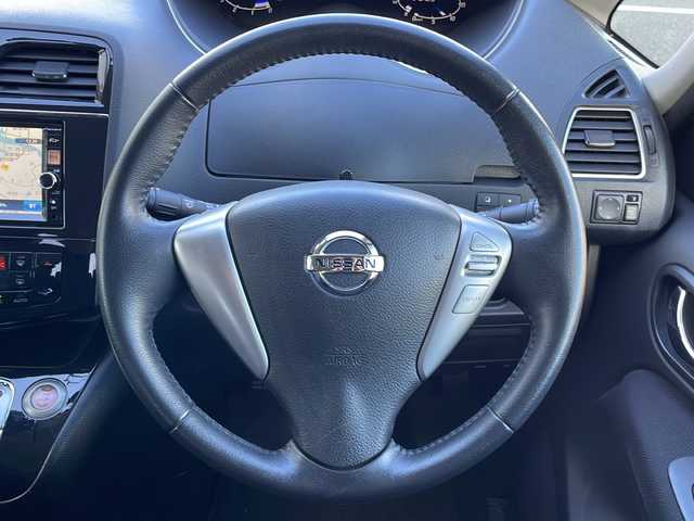 日産 セレナ ハイウェイスター Sハイブリッド 宮城県 2012(平24)年 7.9万km クリスタルホワイトパール フリップダウンモニター/純正SDナビ　【MC312D-W】/・Bluetooth接続/・フルセグTV/・DVD再生機能有/・AM/FM/バックカメラ/ETC/前後ドライブレコーダー/アイドリングストップ/横滑り防止装置/純正フロアマット/スマートキー/プッシュスタート/片側パワースライドドア/純正16インチアルミホイール/ドアバイザー/ウィンカーミラー