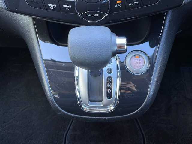 日産 セレナ ハイウェイスター Sハイブリッド 宮城県 2012(平24)年 7.9万km クリスタルホワイトパール フリップダウンモニター/純正SDナビ　【MC312D-W】/・Bluetooth接続/・フルセグTV/・DVD再生機能有/・AM/FM/バックカメラ/ETC/前後ドライブレコーダー/アイドリングストップ/横滑り防止装置/純正フロアマット/スマートキー/プッシュスタート/片側パワースライドドア/純正16インチアルミホイール/ドアバイザー/ウィンカーミラー