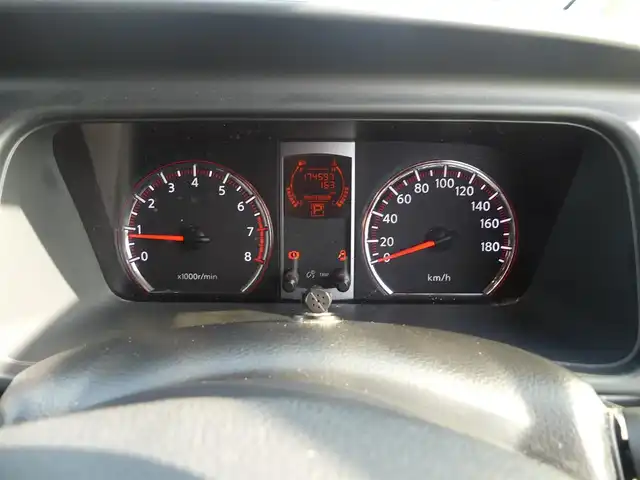 日産 セレナ ハイウェイスター 千葉県 2010(平22)年 17.5万km ホワイトパール 両側パワースライドドア/純正HDDナビ/地デジTV/【CD再生機能　Bluetooth接続】/バックカメラ/ETC/HID/フォグライト/ウインカーミラー/純正16インチアルミホイル/インテリジェントキー
