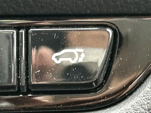 レクサス ＮＸ 350h Fスポーツ 岡山県 2023(令5)年 1.2万km グラファイトブラックガラスフレーク サンルーフ　/純正ナビ　/アラウンドビューモニター　/バックカメラ　/シートヒーター　/エアシート　/衝突軽減ブレーキ/レーダークルーズコントロール　/ブレーキホールド　/ワイヤレス充電　/ドライブレコーダー/２０インチ純正ＡＷ　/ＥＴＣ2.0