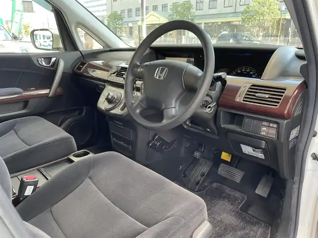 ホンダ エリシオン G Aero HDDナビパッケージ 岡山県 2007(平19)年 8.7万km ブリリアントホワイトパール 登録時走行距離86229km/フリップダウン後席モニター/純正HDDナビ/(AM/FM/DISC/TV)/バックカメラ/ETC/無限フロントグリル/片側パワースライドドア/リモコンキー/スペアキー/純正17インチアルミホイール/パワーウィンドウ/パワーステアリング/記録簿/保証書/取扱説明書