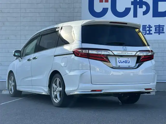 ホンダ オデッセイ アブソルート 長崎県 2015(平27)年 11.1万km ホワイトオーキッドパール (株)IDOMが運営する【じしゃロン長崎店】の自社ローン専用車両になりますこちらは現金またはオートローンご利用時の価格です。自社ローンご希望の方は別途その旨お申付け下さい/パドルシフト/エンジンスタートボタン/MTモード付AT/アイドリングストップ/スマートキー/クルーズコントロール/Bluetooth接続/後席用モニター/ETC/バックカメラ/オートライト/オットマン/純正フロアマット/横滑り防止装置/レーンキープアシスト/衝突被害軽減装置